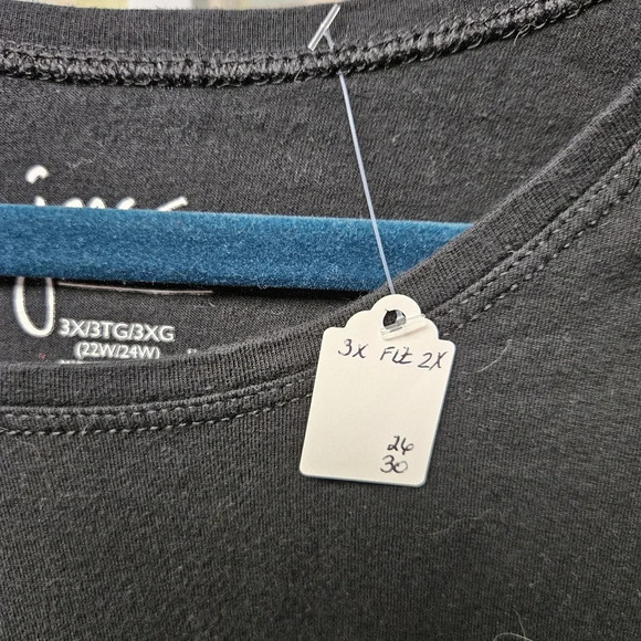 Custom decaled top size 3x fit 2x - Picture 2 of 3